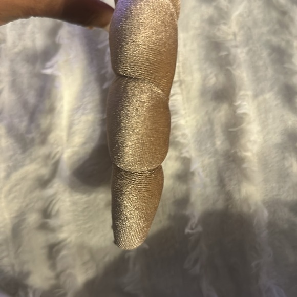 Cream Tik Tok Padded Hair Headband NWOT - Picture 3 of 4